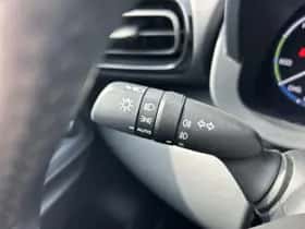 Toyota Yaris Cross (2024) thumbnail 32