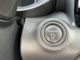 Toyota Yaris (2025) thumbnail 32