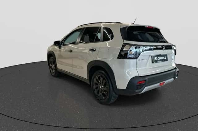 Suzuki S-Cross (2026) thumbnail 3