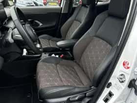 Toyota Yaris Cross (2024) thumbnail 14