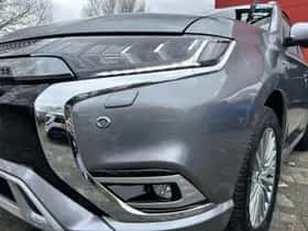Mitsubishi Outlander (2019) thumbnail 11