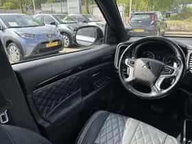 Mitsubishi Outlander (2019) thumbnail 19