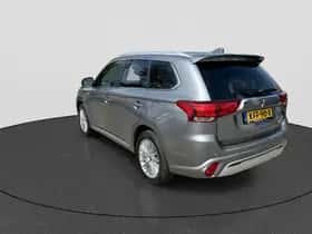 Mitsubishi Outlander (2019) thumbnail 3