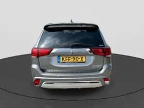 Mitsubishi Outlander (2019) thumbnail 4