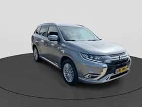 Mitsubishi Outlander (2019) thumbnail 7