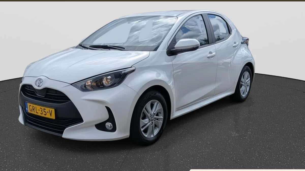 Toyota Yaris (2024) — foto 1