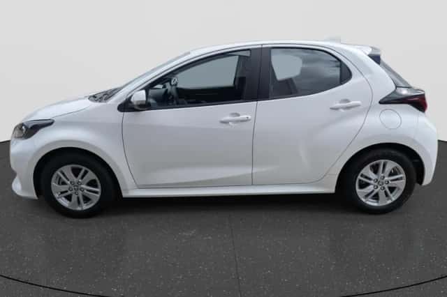 Toyota Yaris (2024) thumbnail 2