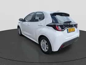 Toyota Yaris (2024) thumbnail 3