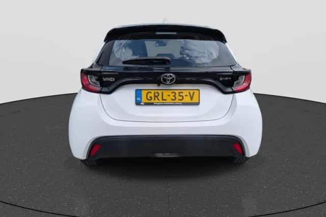 Toyota Yaris (2024) thumbnail 4
