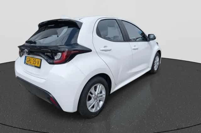 Toyota Yaris (2024) thumbnail 5