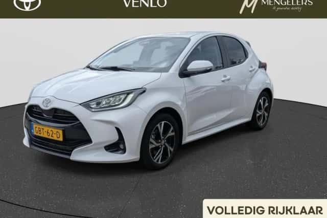Toyota Yaris (2024) thumbnail 1