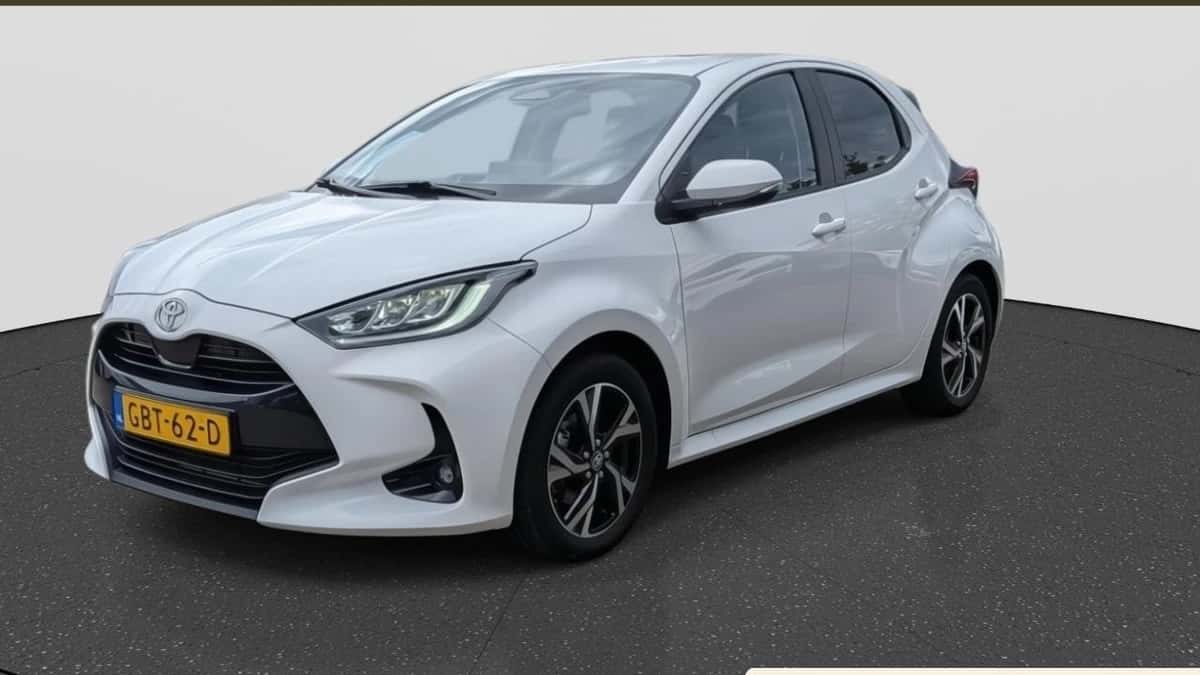 Toyota Yaris (2024) — foto 1