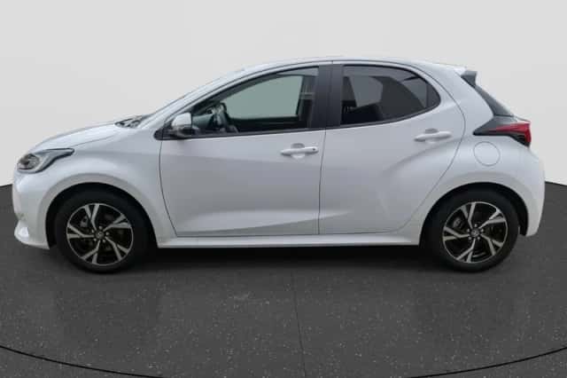 Toyota Yaris (2024) thumbnail 2