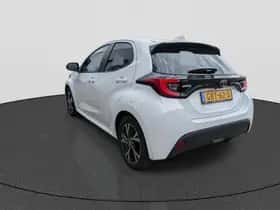 Toyota Yaris (2024) thumbnail 3