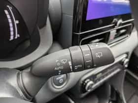 Toyota Yaris (2024) thumbnail 25