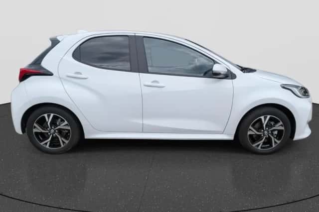 Toyota Yaris (2024) thumbnail 6