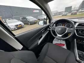 Suzuki S-Cross (2021) thumbnail 12