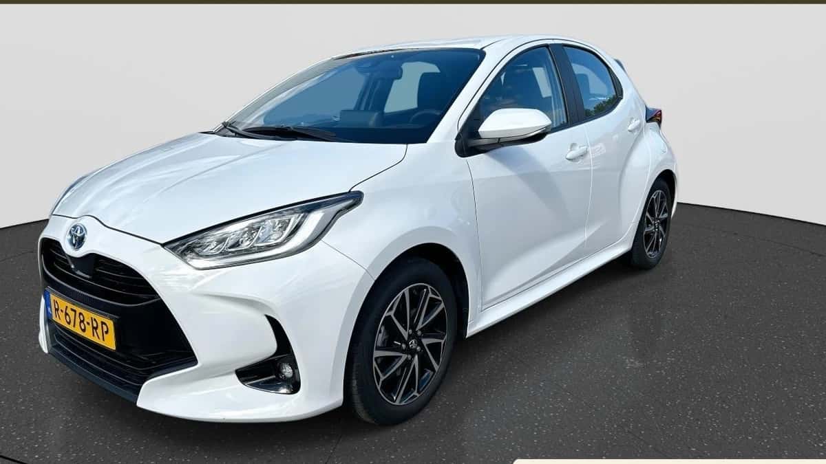 Toyota Yaris (2022) — foto 1