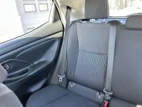 Toyota Yaris (2022) thumbnail 18
