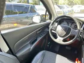 Suzuki S-Cross (2022) thumbnail 15