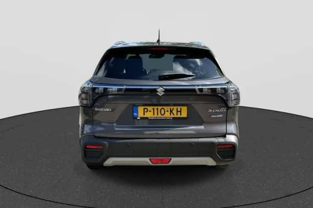 Suzuki S-Cross (2022) thumbnail 4