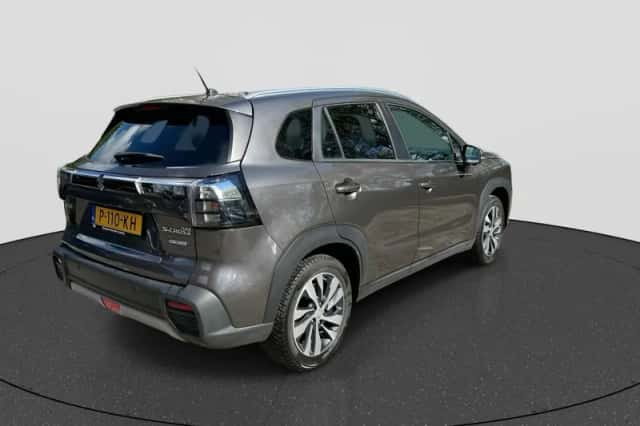 Suzuki S-Cross (2022) thumbnail 5