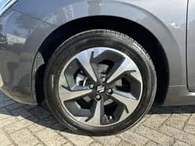 Suzuki Swift (2025) thumbnail 12