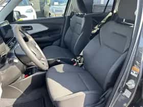 Suzuki Swift (2025) thumbnail 14