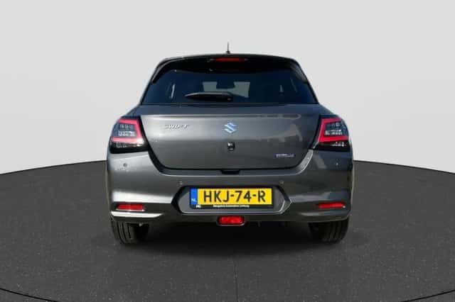 Suzuki Swift (2025) thumbnail 4