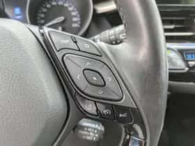 Toyota C-HR (2019) thumbnail 17