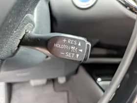 Toyota C-HR (2019) thumbnail 18