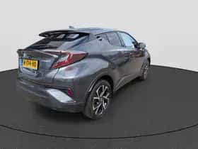 Toyota C-HR (2019) thumbnail 5