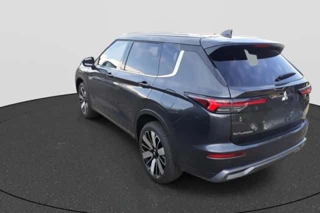 Mitsubishi Outlander (2026) thumbnail 3