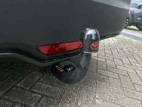 Toyota C-HR (2018) thumbnail 15