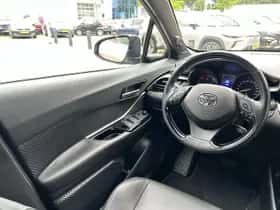 Toyota C-HR (2018) thumbnail 19