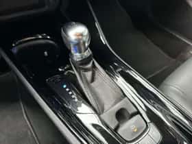 Toyota C-HR (2018) thumbnail 33
