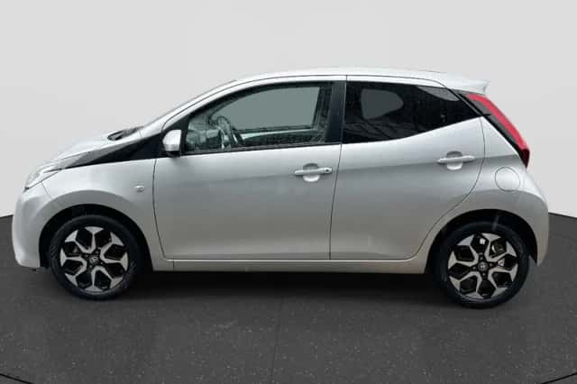 Toyota Aygo (2020) thumbnail 2