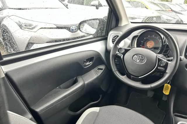Toyota Aygo (2020) thumbnail 14