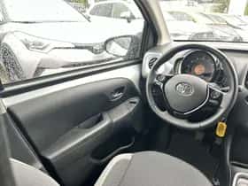 Toyota Aygo (2020) thumbnail 14