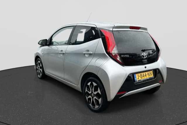 Toyota Aygo (2020) thumbnail 3