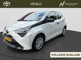 Toyota Aygo (2021) thumbnail 1