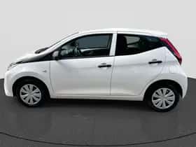 Toyota Aygo (2021) thumbnail 2