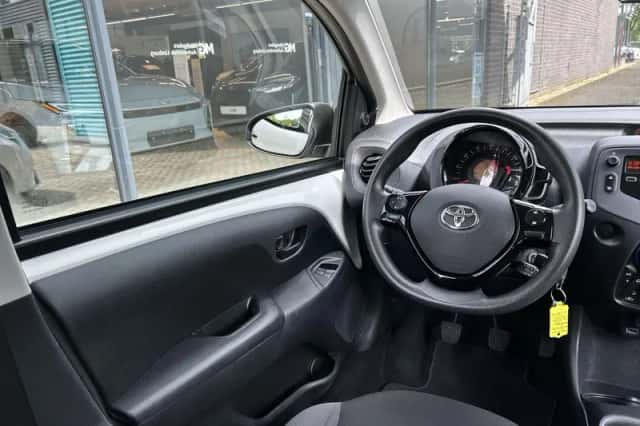 Toyota Aygo (2021) thumbnail 12