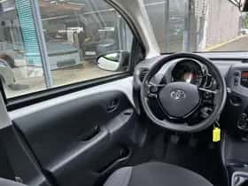 Toyota Aygo (2021) thumbnail 12