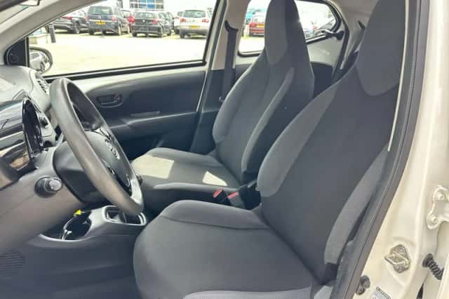 Toyota Aygo (2021) thumbnail 18