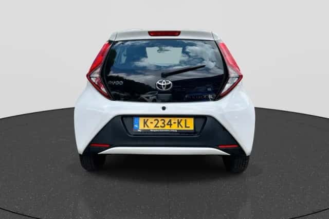 Toyota Aygo (2021) thumbnail 4