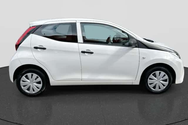 Toyota Aygo (2021) thumbnail 6