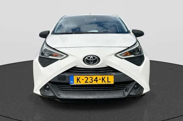Toyota Aygo (2021) thumbnail 8