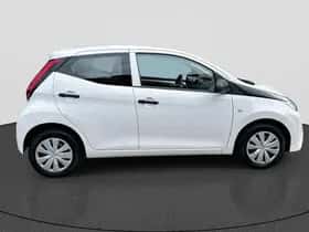 Toyota Aygo (2021) thumbnail 6