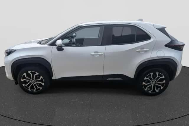 Toyota Yaris Cross (2022) thumbnail 3